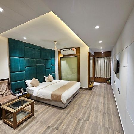 Hotel Mk Vivanta Gwalior Eksteriør bilde