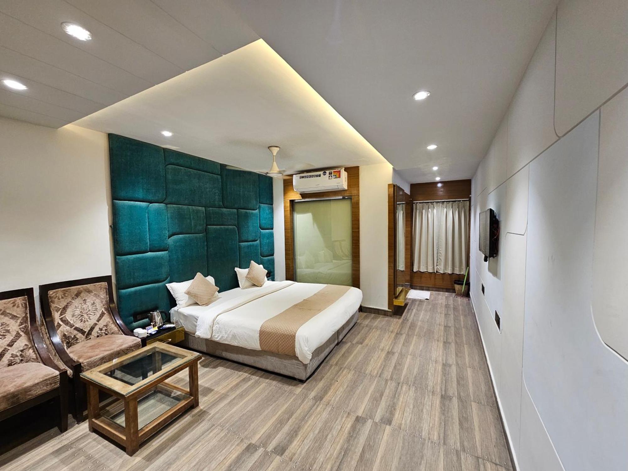 Hotel Mk Vivanta Gwalior Eksteriør bilde