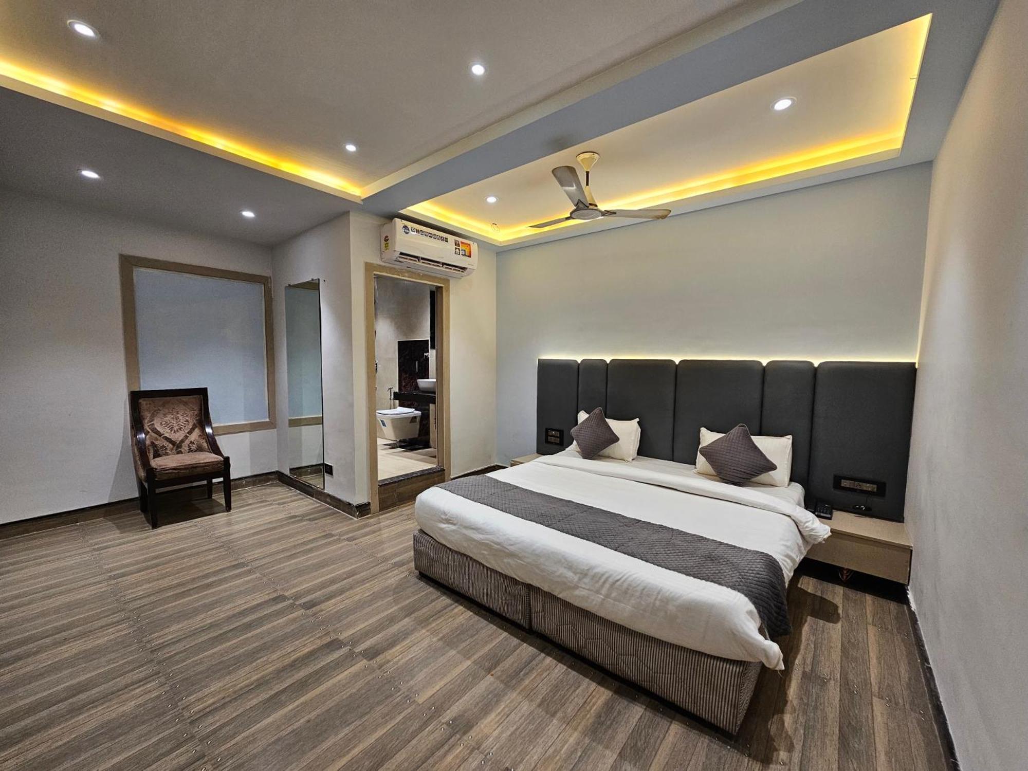 Hotel Mk Vivanta Gwalior Eksteriør bilde