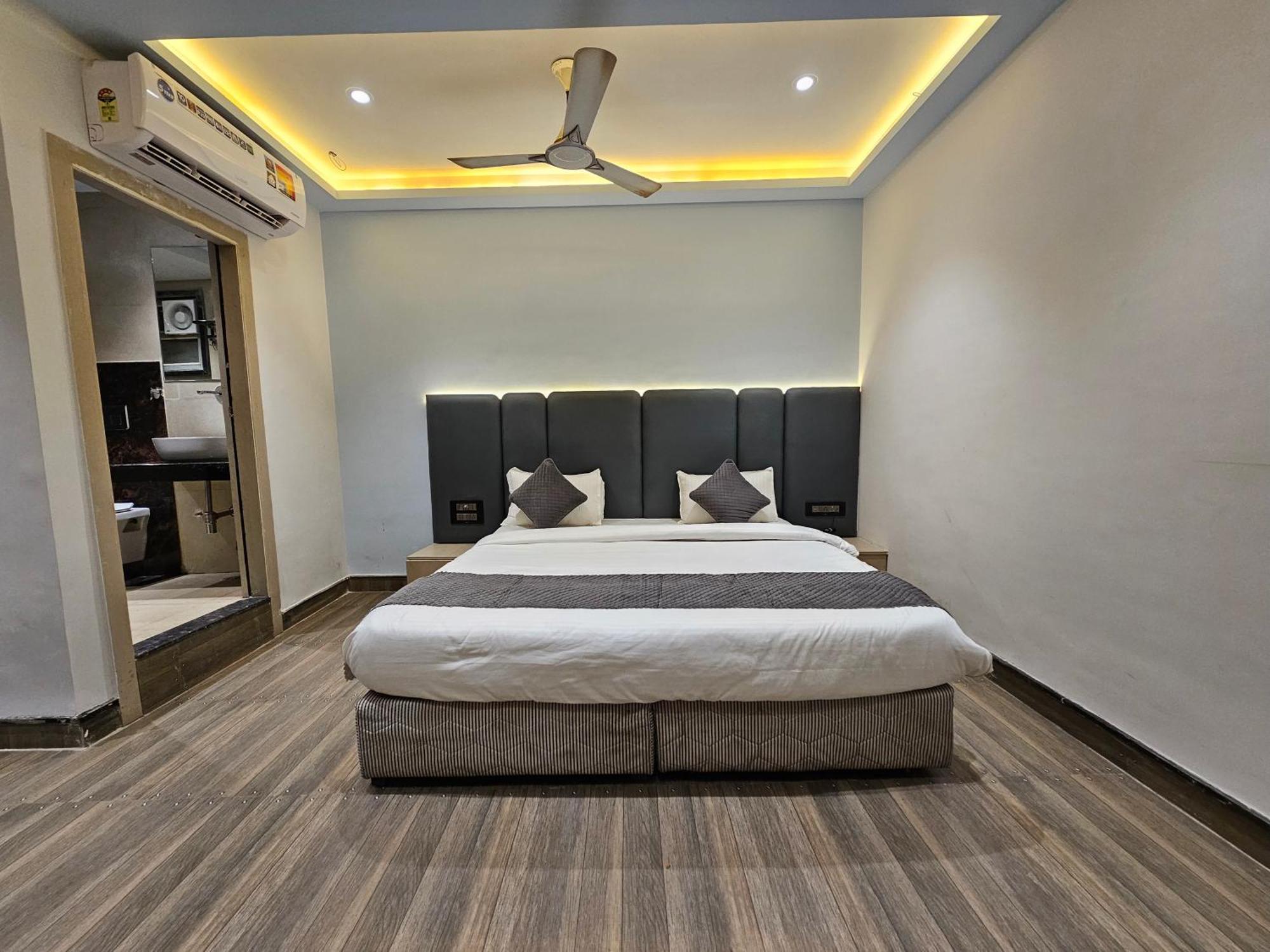 Hotel Mk Vivanta Gwalior Eksteriør bilde