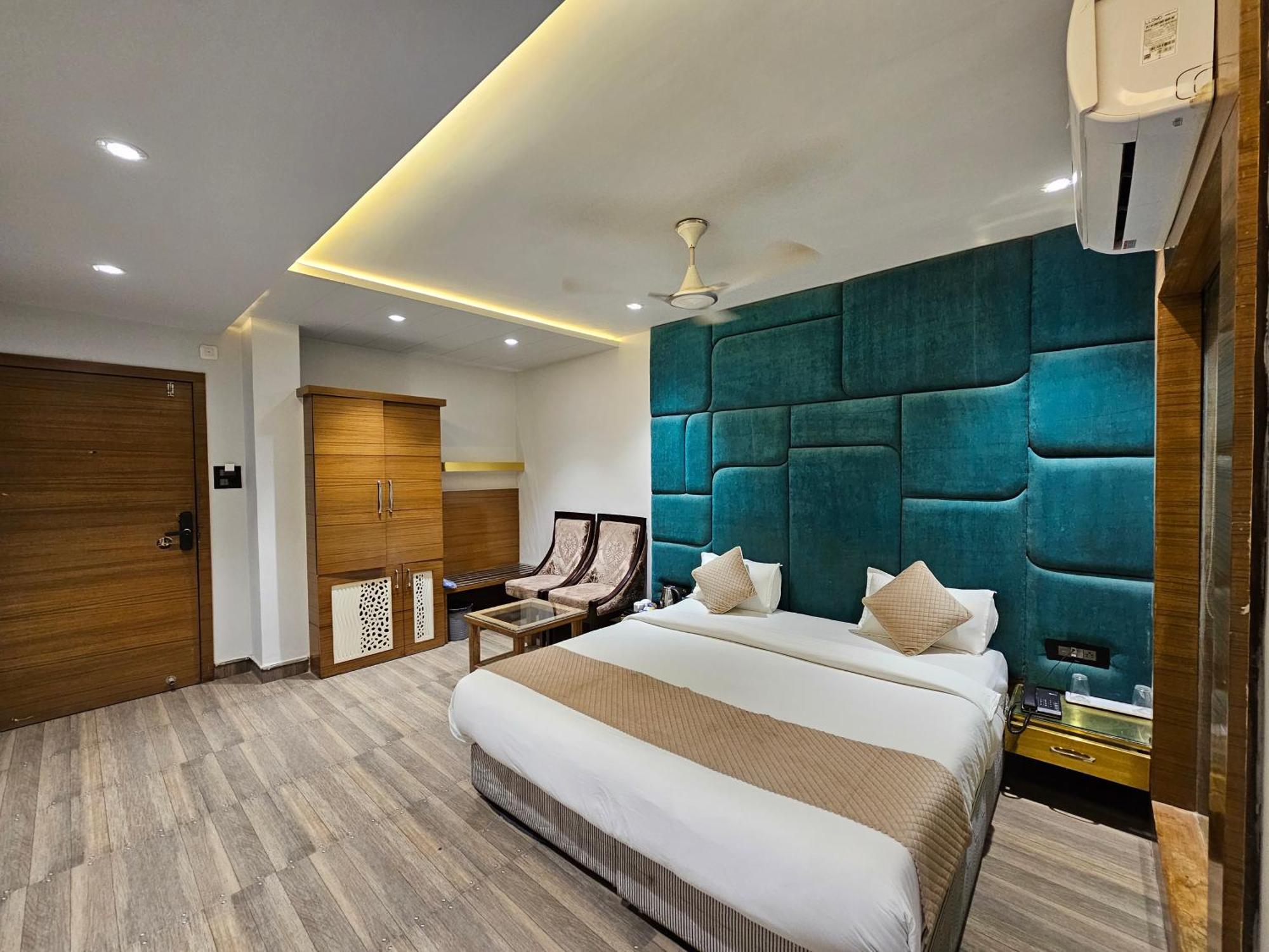 Hotel Mk Vivanta Gwalior Eksteriør bilde