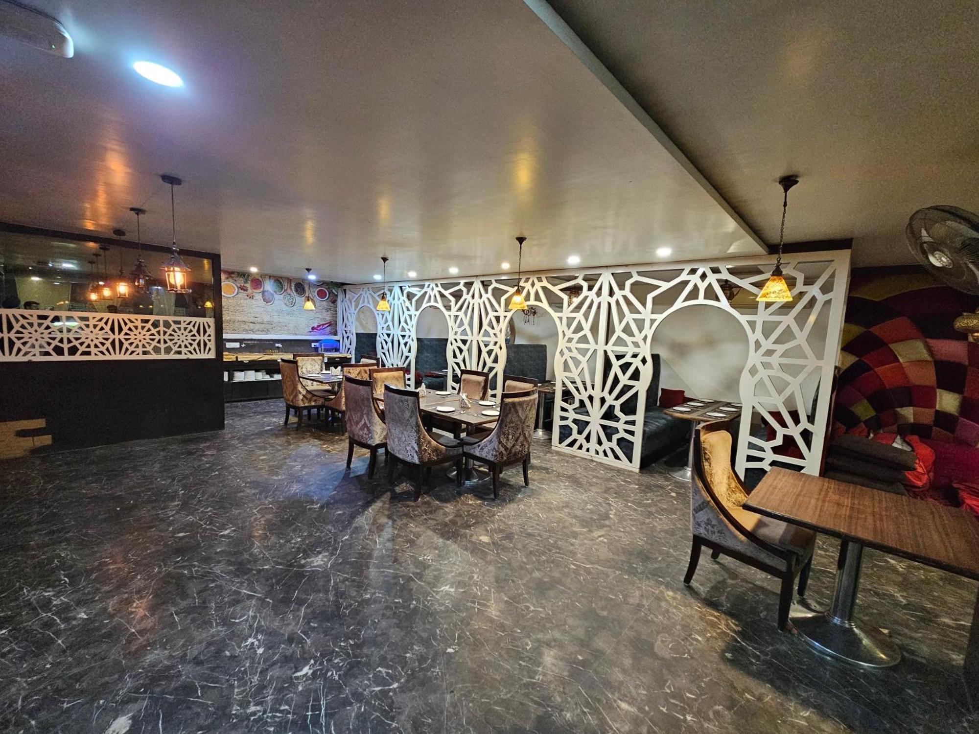 Hotel Mk Vivanta Gwalior Eksteriør bilde