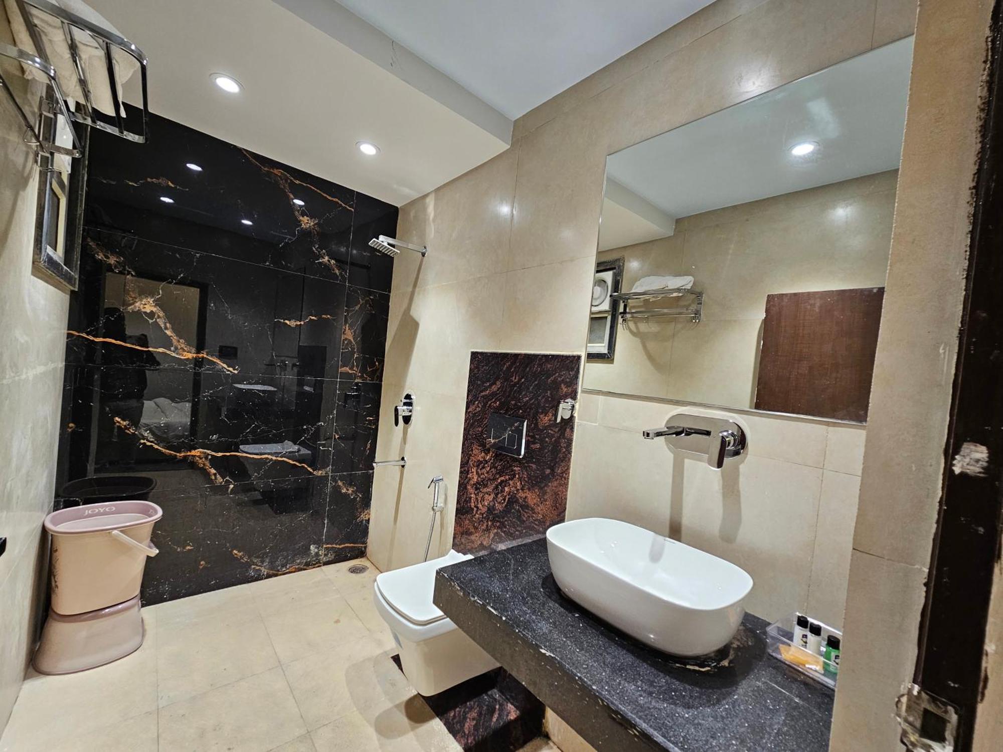 Hotel Mk Vivanta Gwalior Eksteriør bilde