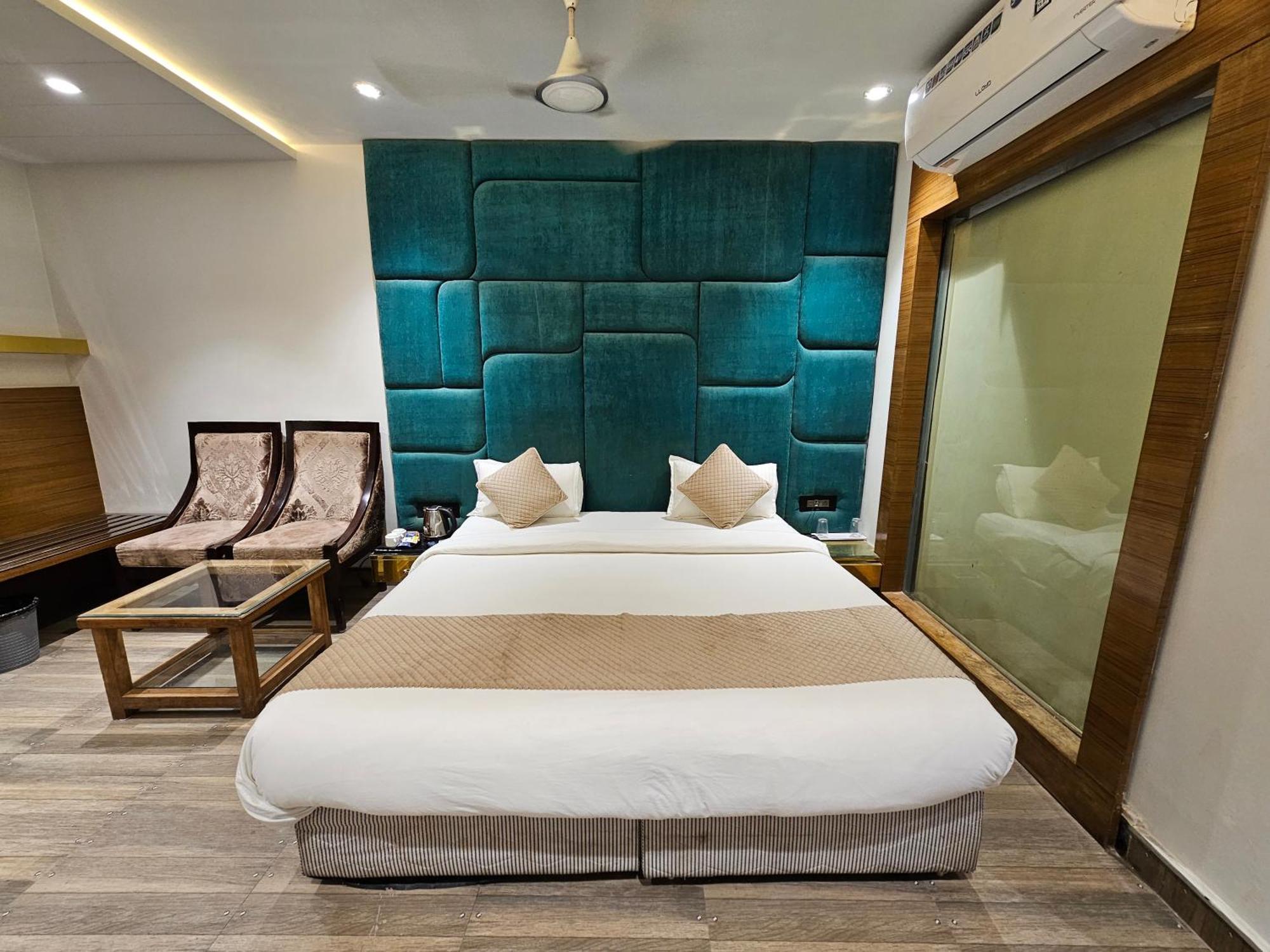 Hotel Mk Vivanta Gwalior Eksteriør bilde